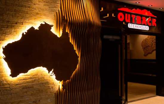 Grupo dono do Outback avalia venda de operações no Brasil