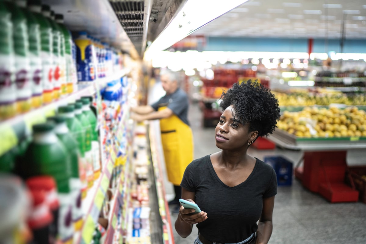 Imagem: Tecnologia ajuda a criar promoções e experiência próxima ao cliente no Barbosa Supermercados